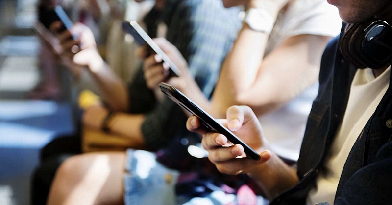 Lo Smartphone è il nuovo portafoglio: l’esperienza digitale dei Millennials e della Generazione Z