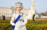 Barbie svela la bambola dedicata a Sua Maestà la Regina Elisabetta II
