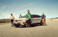 Renault presenta MEGUPPA feat FAST ANIMALS AND SLOW KIDS