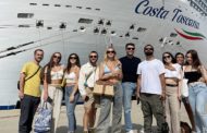 Ferragni con il team di The Blonde Salad a bordo di Costa Toscana