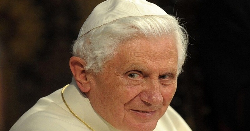 Addio al papa emerito Benedetto XVI: le voci di Twitter